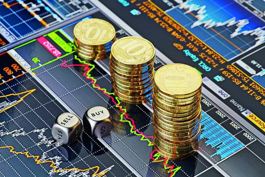 العوامل المؤثرة في سوق العملات الأجنبية