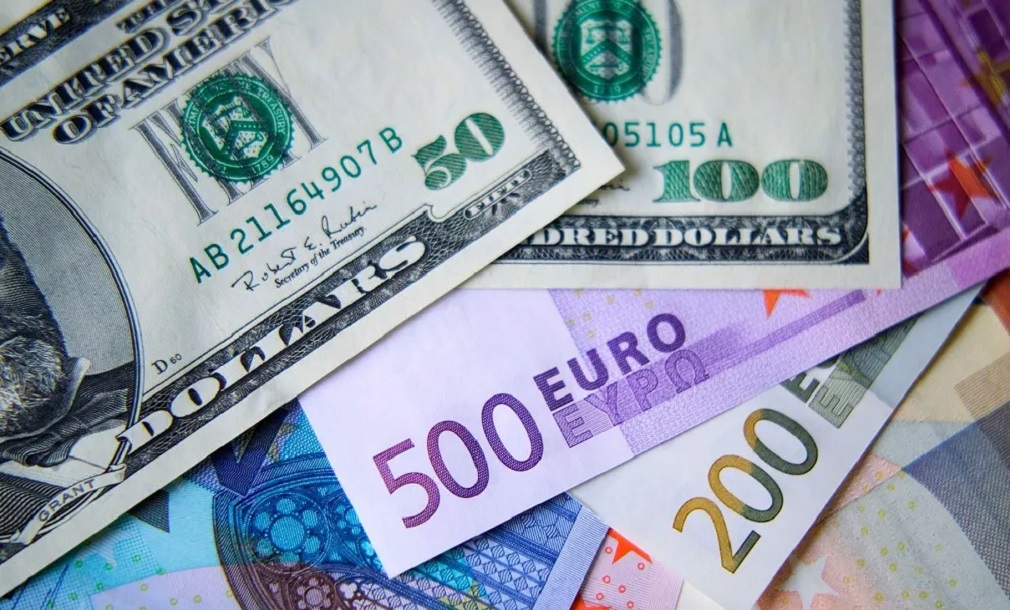 اليورو دولار وسط تعافي شهية المخاطرة قبيل حديث باول اليوم