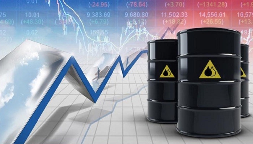 خبراء يتوقعون انخفاض أسعار النفط على الرغم من ارتفاع الطلب