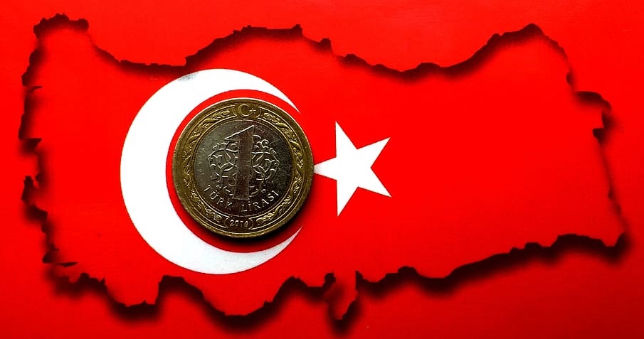 هل تستمر الليرة التركية في التراجع أم أن هناك علامات على التحسن؟