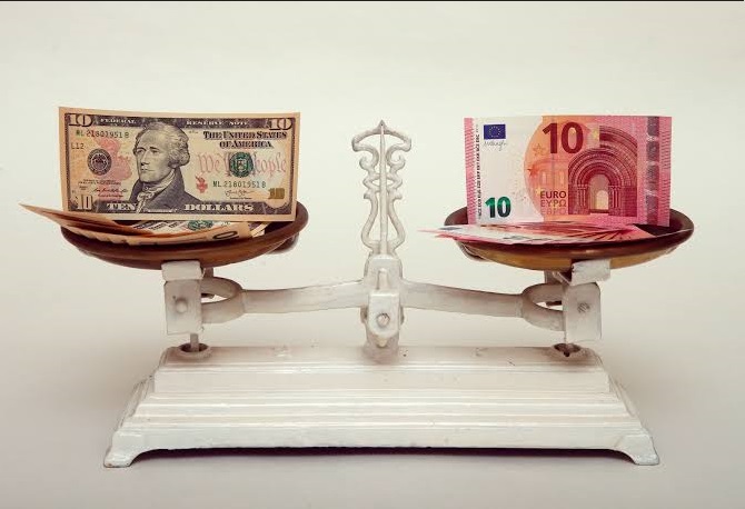 حصري: هل أنهى اليورو مقابل الدولار زخمه الهابط؟